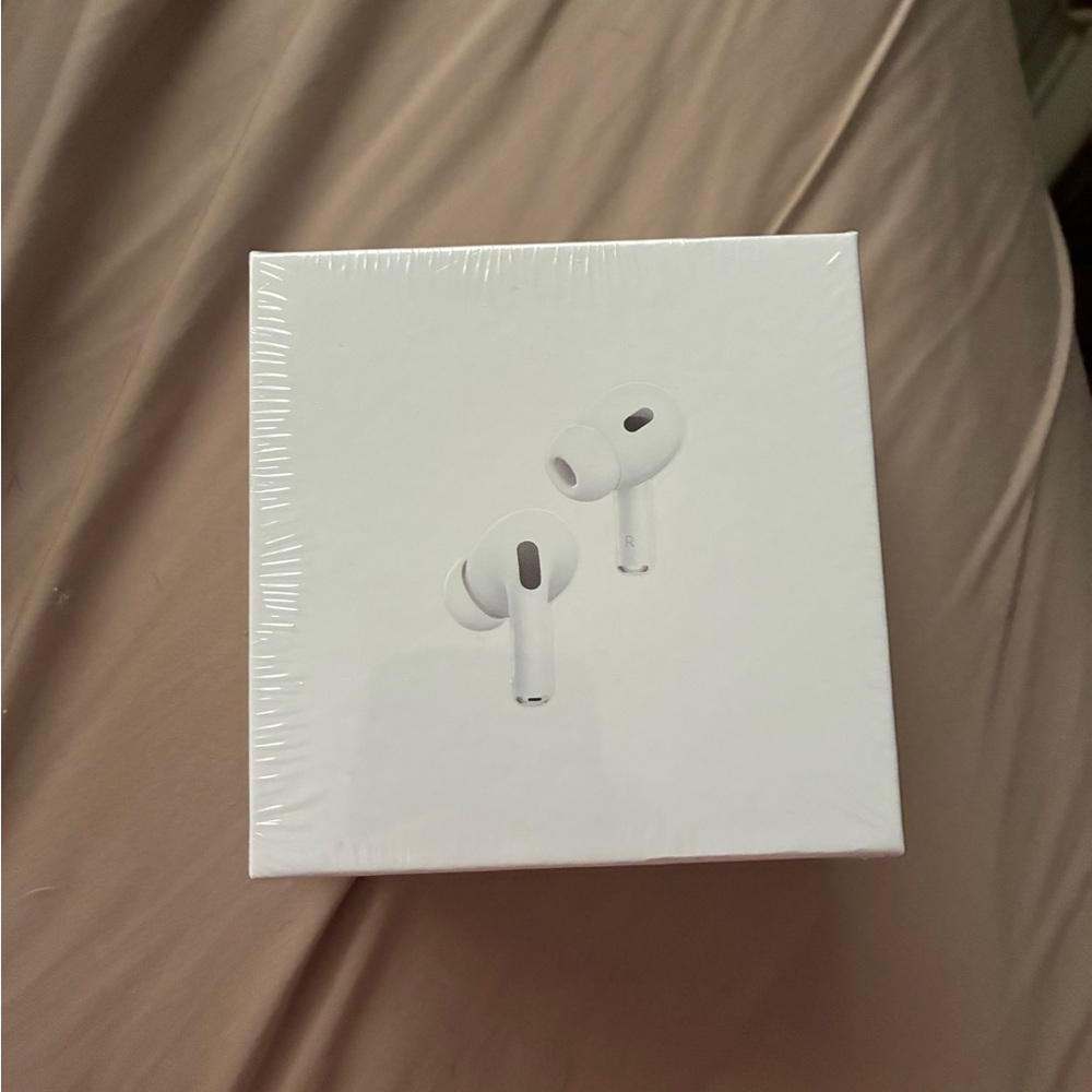 Apple AirPods Pro with MagSafe Charging Case